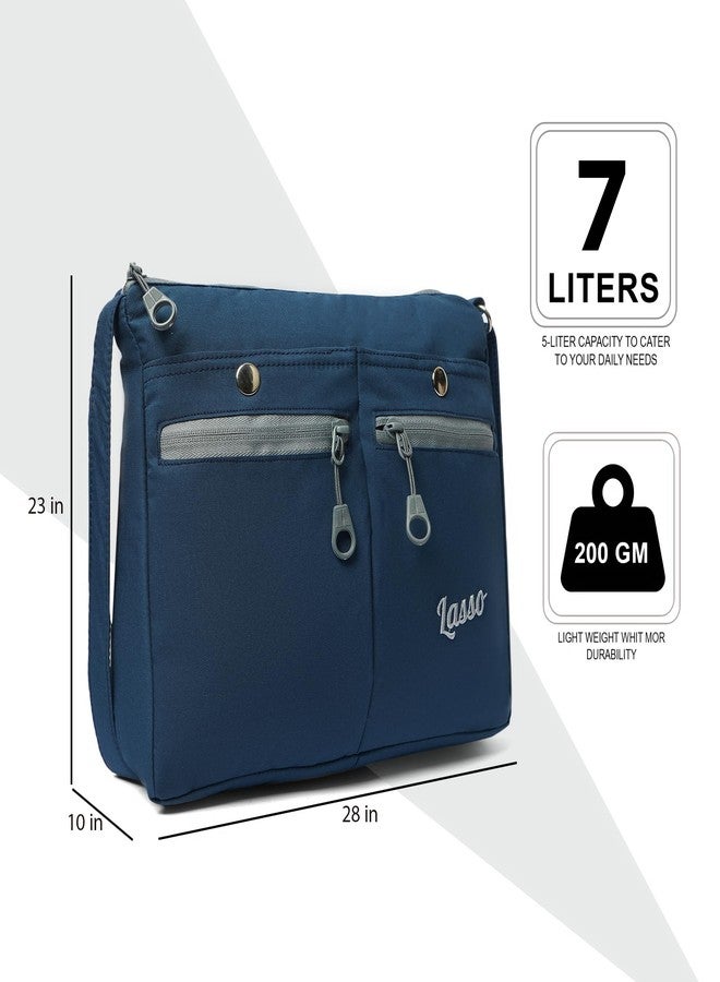 لاسو حقيبة كتف نسائية من لاسو® بحزام قابل للتعديل، أحدث حقيبة كتف أنيقة من البوليستر مناسبة للعمل، والاستخدام اليومي، والسفر، والجامعة | سعة 7 لترات وجيبان أماميان مزدوجان - أزرق ورمادي - Image 4